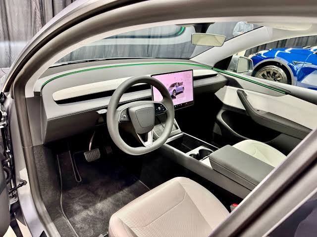 2025 TESLA RWD 17.000KM JUNİPER/CAM TAVAN/ARKA EKRAN/OTOPLT/FUL